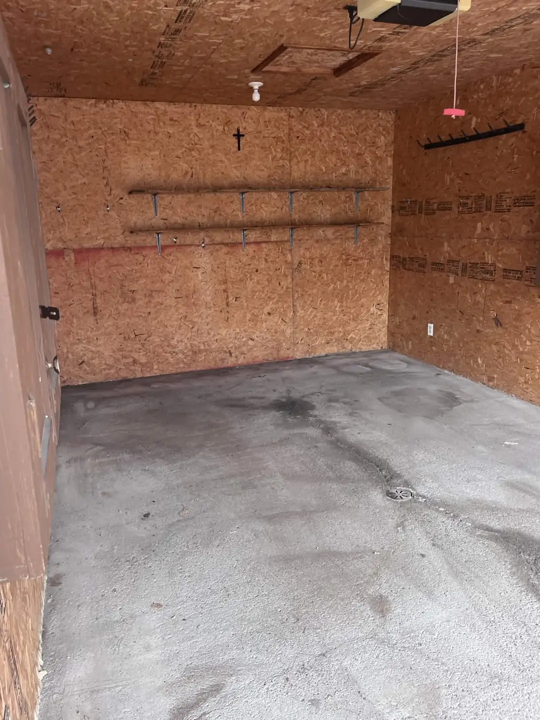 Garage vidé et nettoyé par notre équipe, Ramasse Vite Montréal